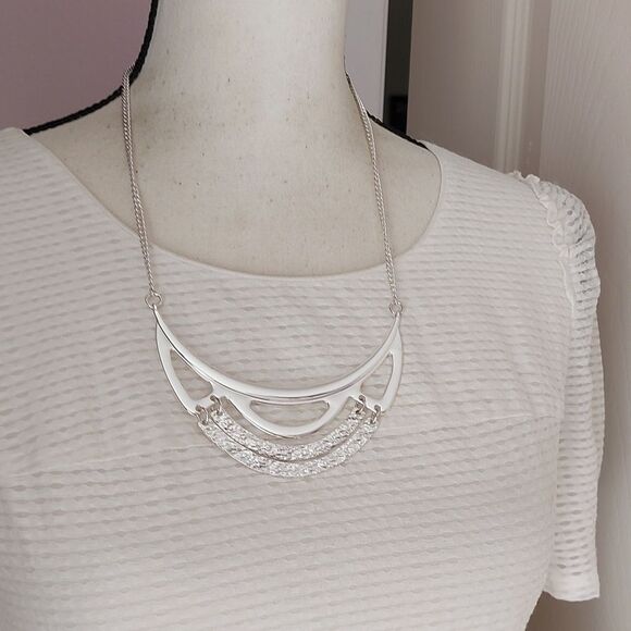 Multi Texture Hammered Smooth Silver Tone Bib Statement Necklace - Picture 3 of 7